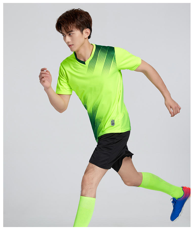 D8833 soccer training uniform set model display 3