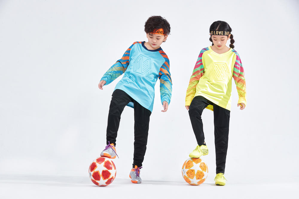 M1-8 goalkeeper long pants kids model display