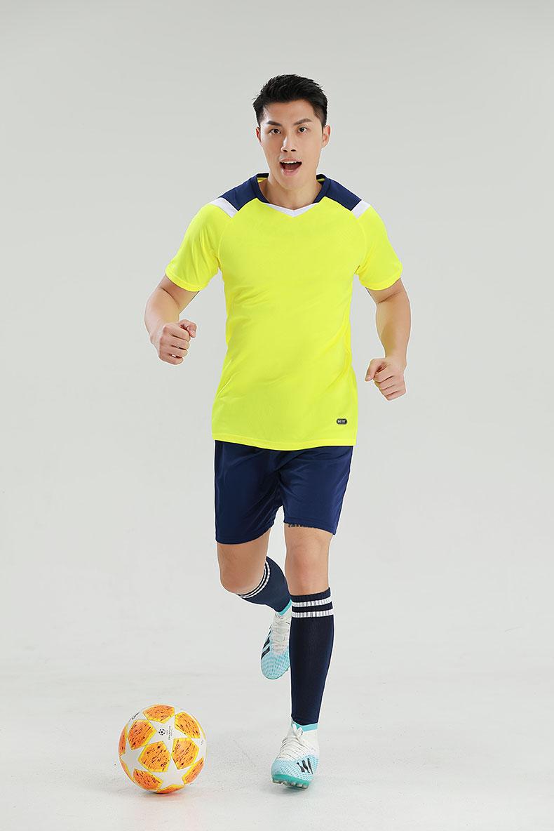 M3205 Fluorescent Yellow Navy model running