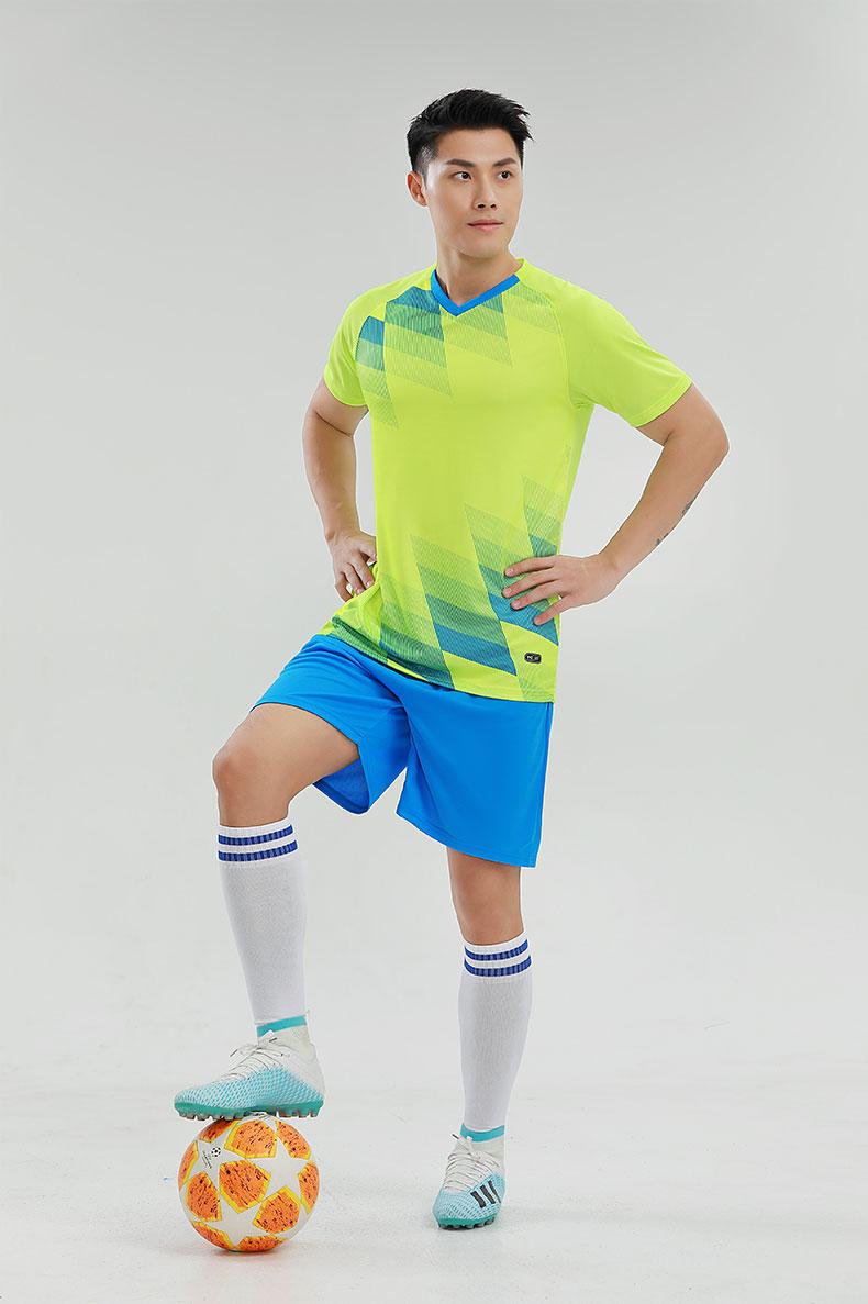 M3206 Fluorescent Yellow model pose