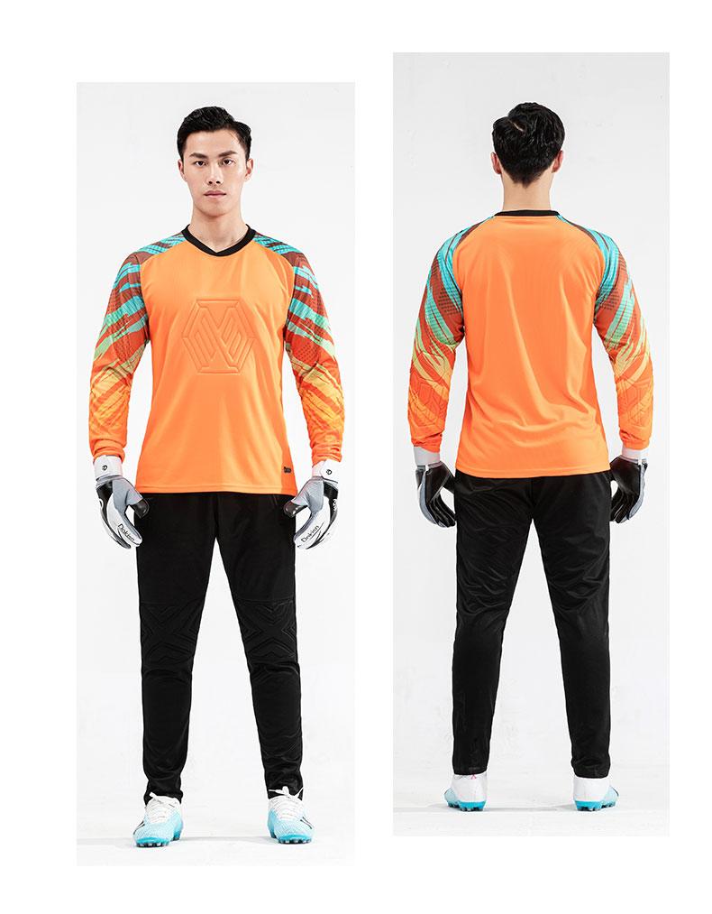 M8008 goalkeeper jersey orange model photo