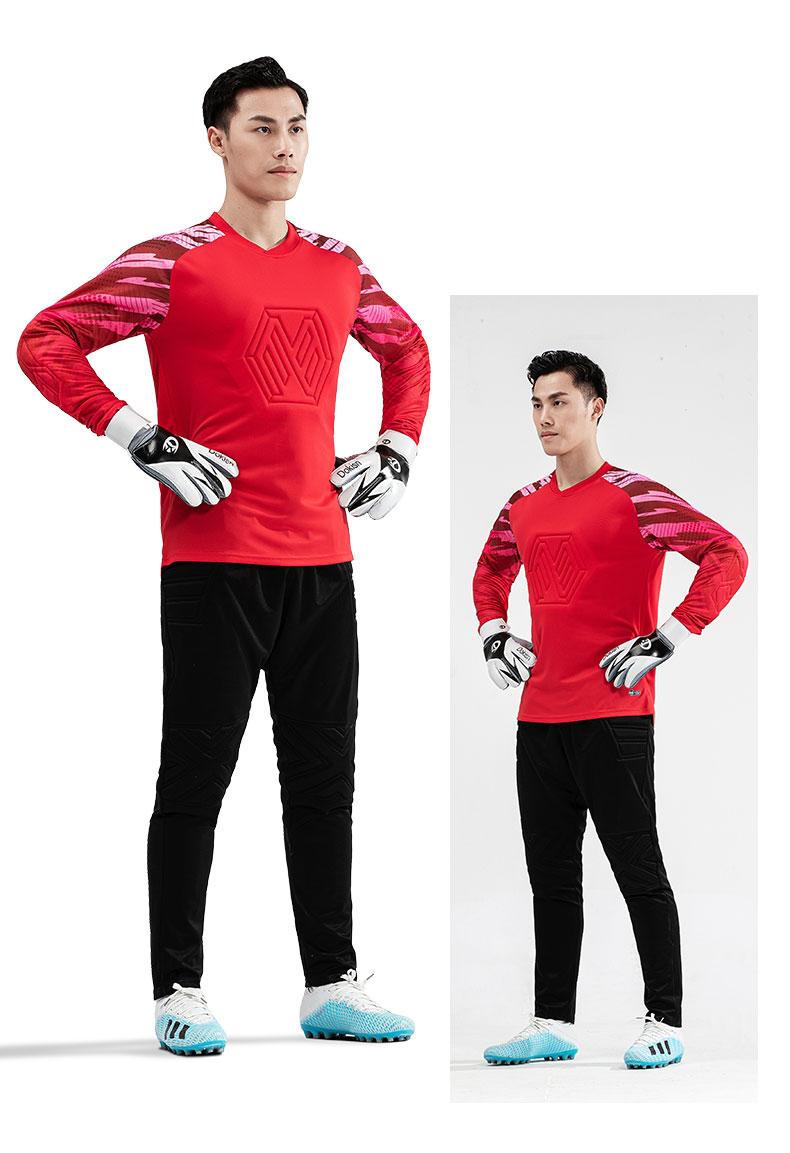 M8008 goalkeeper jersey red model photo