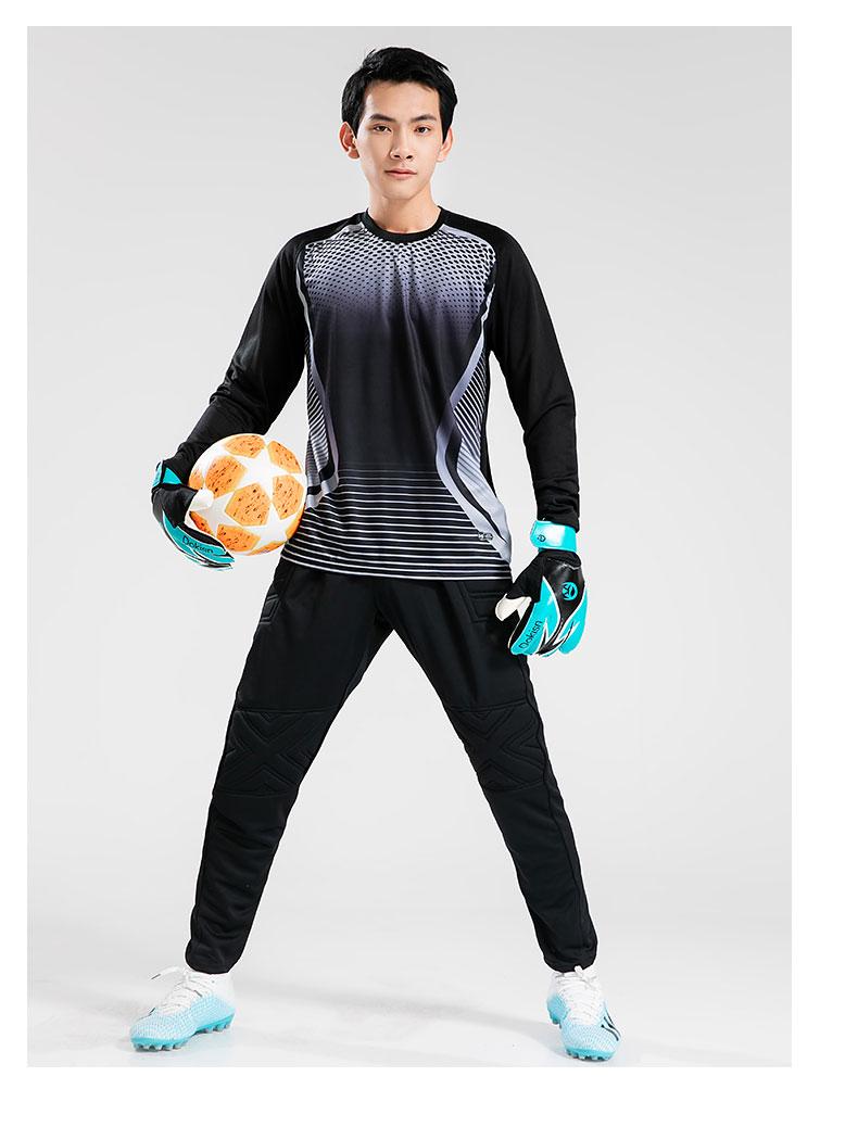 M8009 goalkeeper jersey black model photo