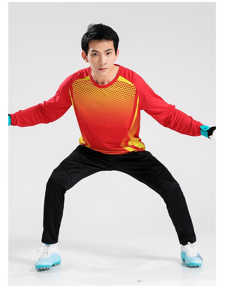 M8009 goalkeeper jersey red action photo